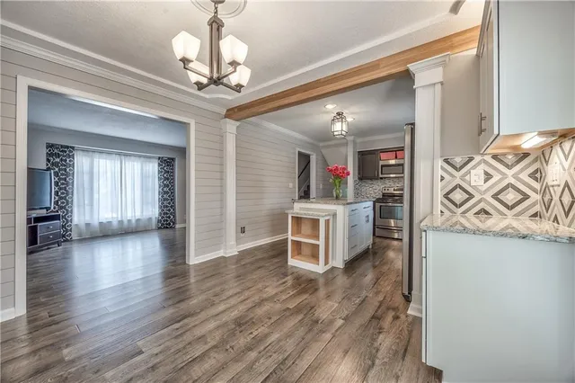 $385,000 | 1409 East Oxford Place, Olathe, KS 66062