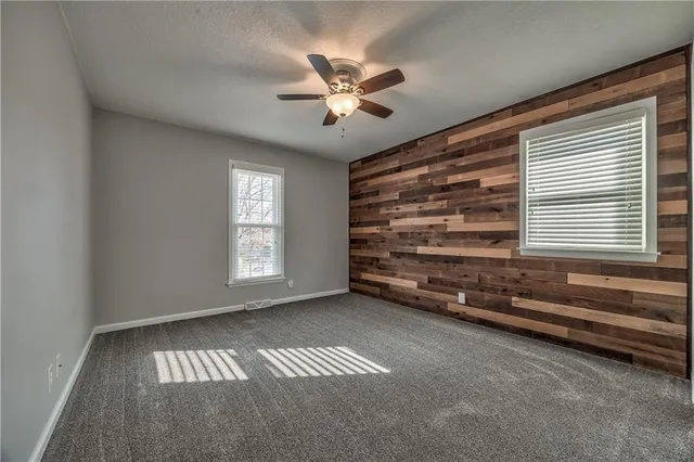 $390,000 | 1409 East Oxford Place, Olathe, KS 66062