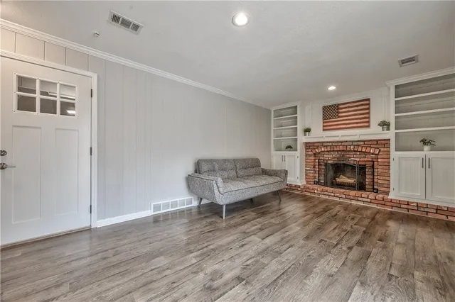 $385,000 | 1409 East Oxford Place, Olathe, KS 66062