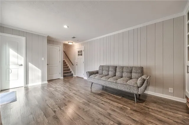 $385,000 | 1409 East Oxford Place, Olathe, KS 66062