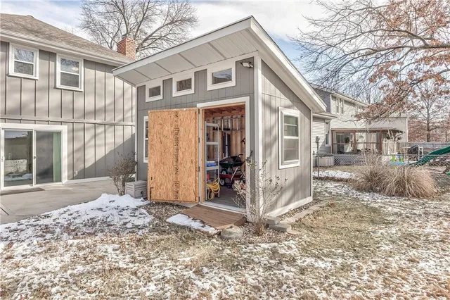 $385,000 | 1409 East Oxford Place, Olathe, KS 66062