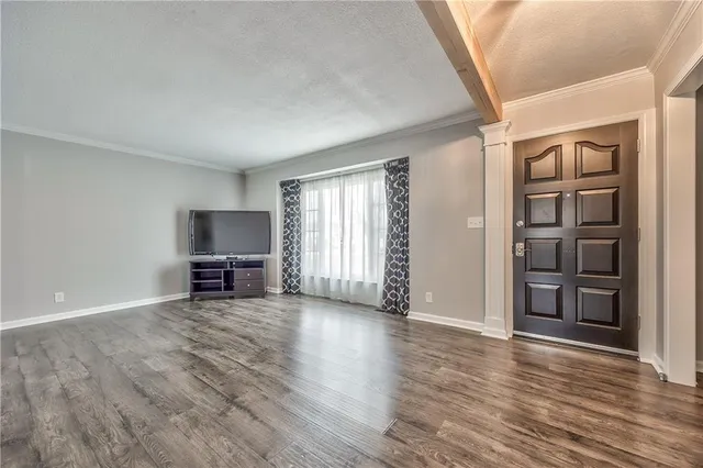 $385,000 | 1409 East Oxford Place, Olathe, KS 66062