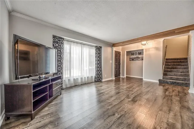 $385,000 | 1409 East Oxford Place, Olathe, KS 66062