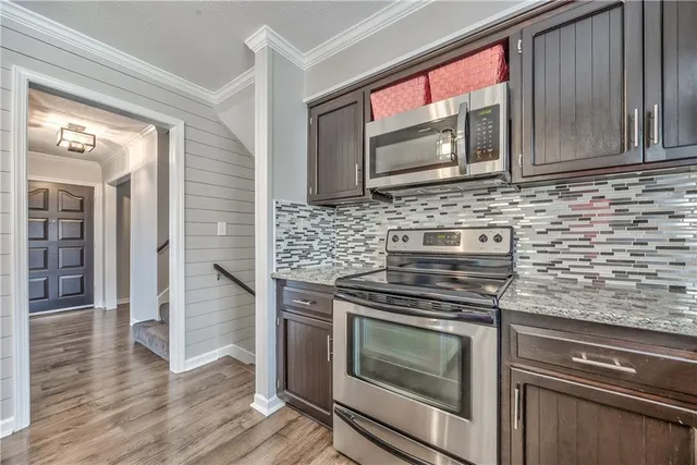 $385,000 | 1409 East Oxford Place, Olathe, KS 66062