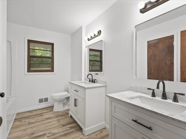 $265,000 | 229 Flintridge Drive, Rockford, IL 61107