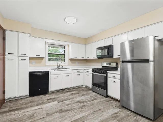 $265,000 | 229 Flintridge Drive, Rockford, IL 61107