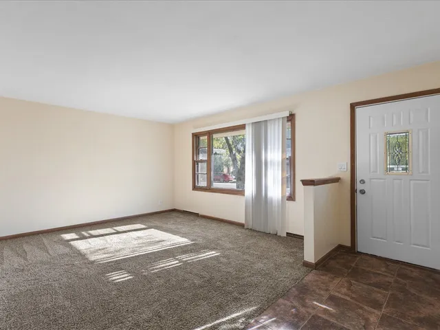 $265,000 | 229 Flintridge Drive, Rockford, IL 61107