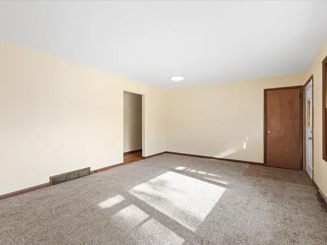 $265,000 | 229 Flintridge Drive, Rockford, IL 61107