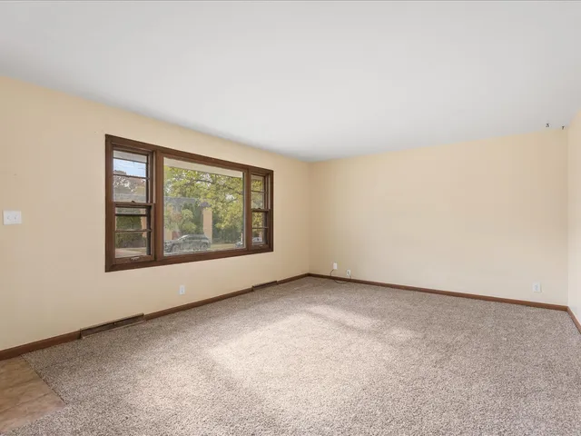 $265,000 | 229 Flintridge Drive, Rockford, IL 61107