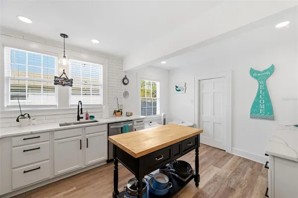 $849,900 | 320 North Betty Lane, Clearwater, FL 33755