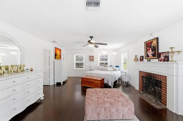 $849,900 | 320 North Betty Lane, Clearwater, FL 33755