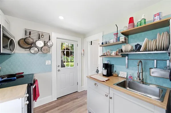$849,900 | 320 North Betty Lane, Clearwater, FL 33755