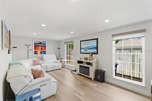 $849,900 | 320 North Betty Lane, Clearwater, FL 33755