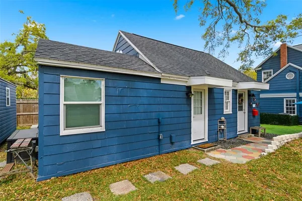 $849,900 | 320 North Betty Lane, Clearwater, FL 33755