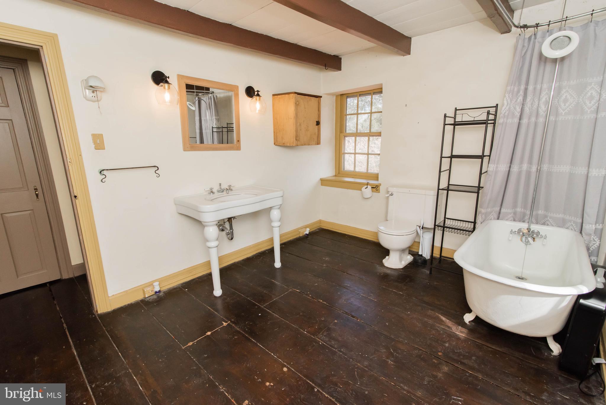 2285 Spinnerstown Road Quakertown, PA 18951 - Photo 28 of 37 Upper Level - Full Bath