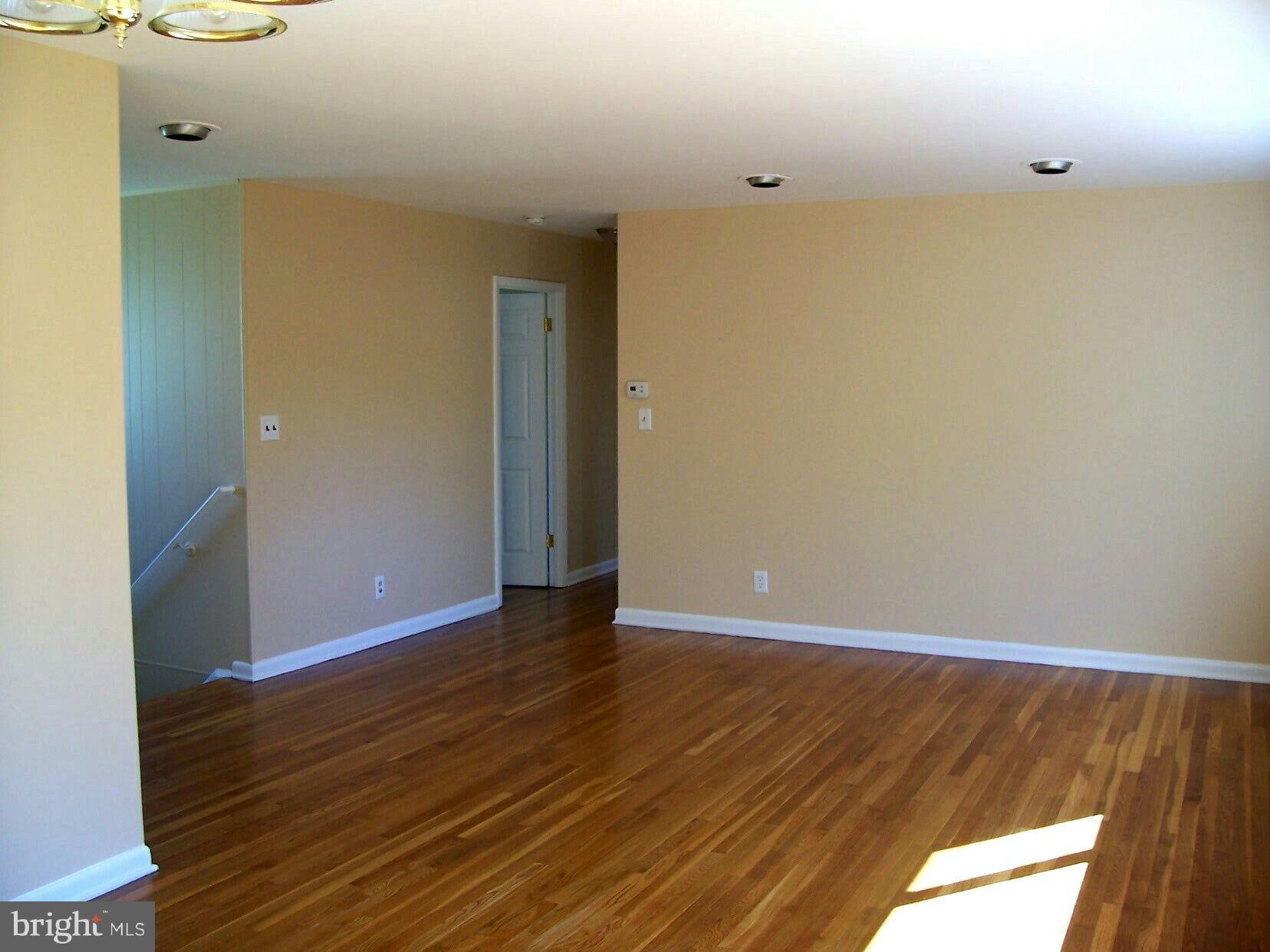 3706 Eastman Road Randallstown, MD 21133 - Photo 3 of 14 Living Room