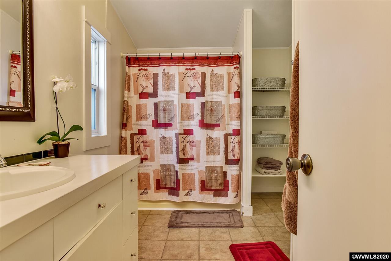 3771 Delaney Road Southeast Salem, OR 97317 - Photo 14 of 36 Gallery Image 14