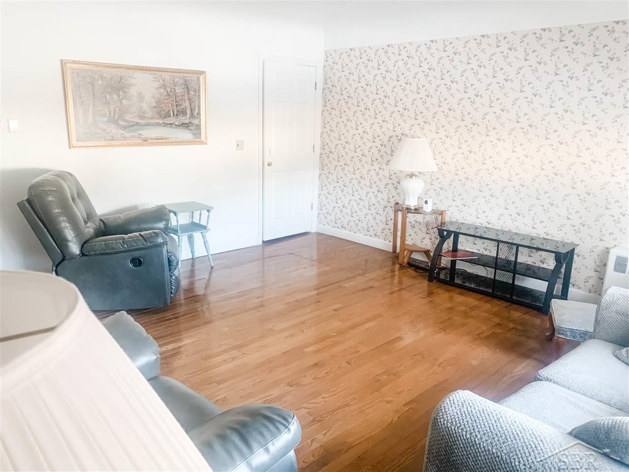 6047 Davis Road Saginaw, MI 48604 - Photo 2 of 20