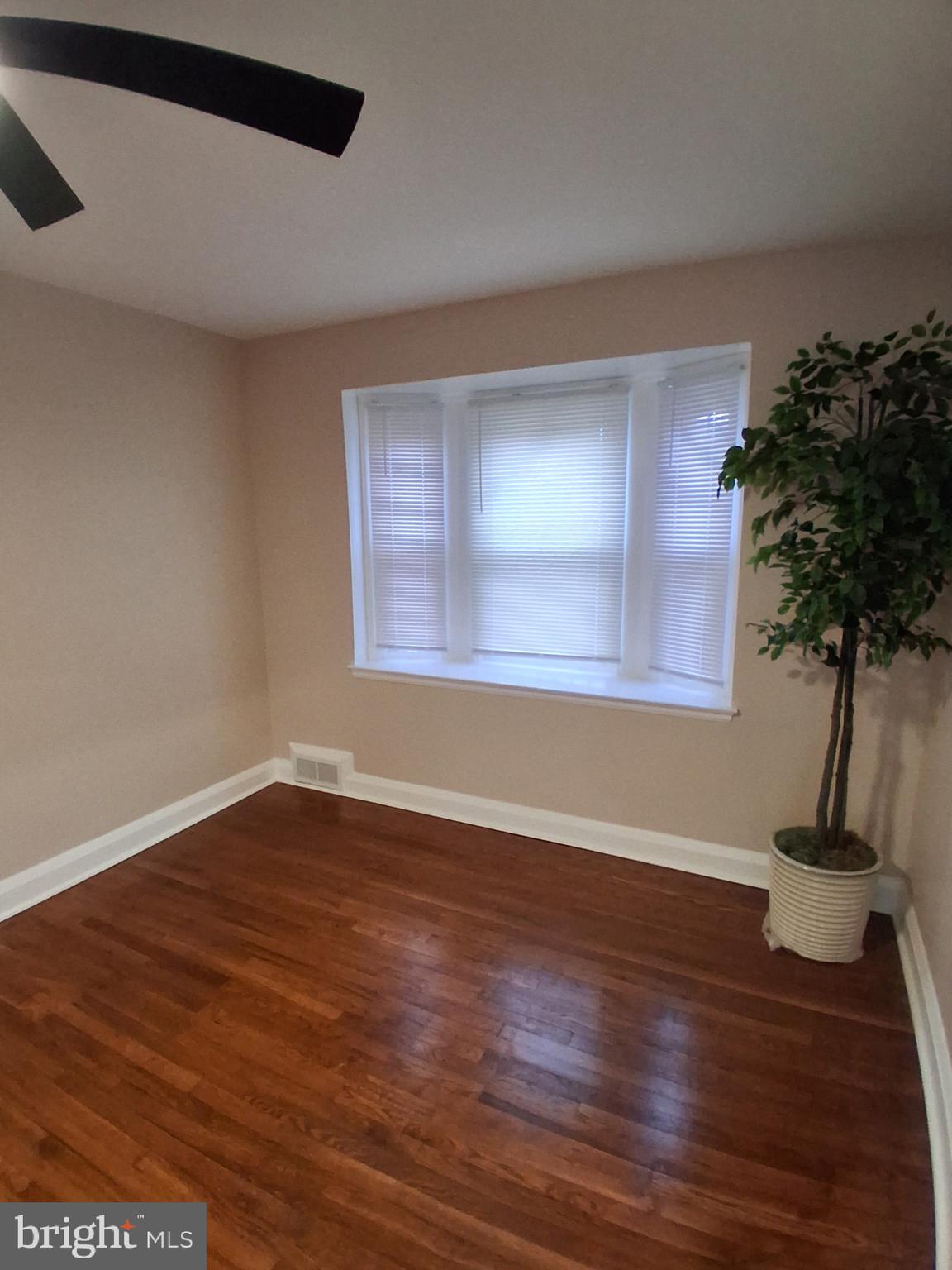1575 Stonewood Road Baltimore, MD 21239 - Photo 4 of 5