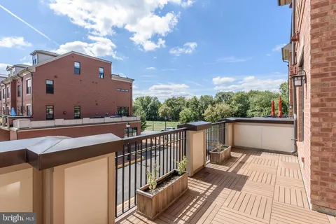 $1,200,000 | 204 Railbender Alley Southeast, Leesburg, VA 20175