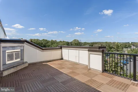 $1,200,000 | 204 Railbender Alley Southeast, Leesburg, VA 20175