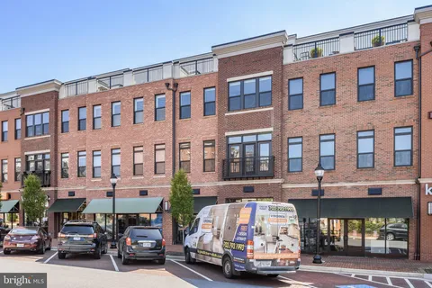 $1,200,000 | 204 Railbender Alley Southeast, Leesburg, VA 20175