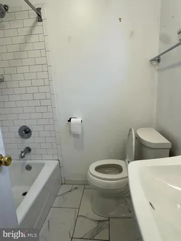 $950 | 251 South Melville Street, Unit 2, Philadelphia, PA 19139