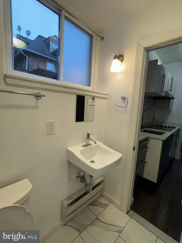 $950 | 251 South Melville Street, Unit 2, Philadelphia, PA 19139