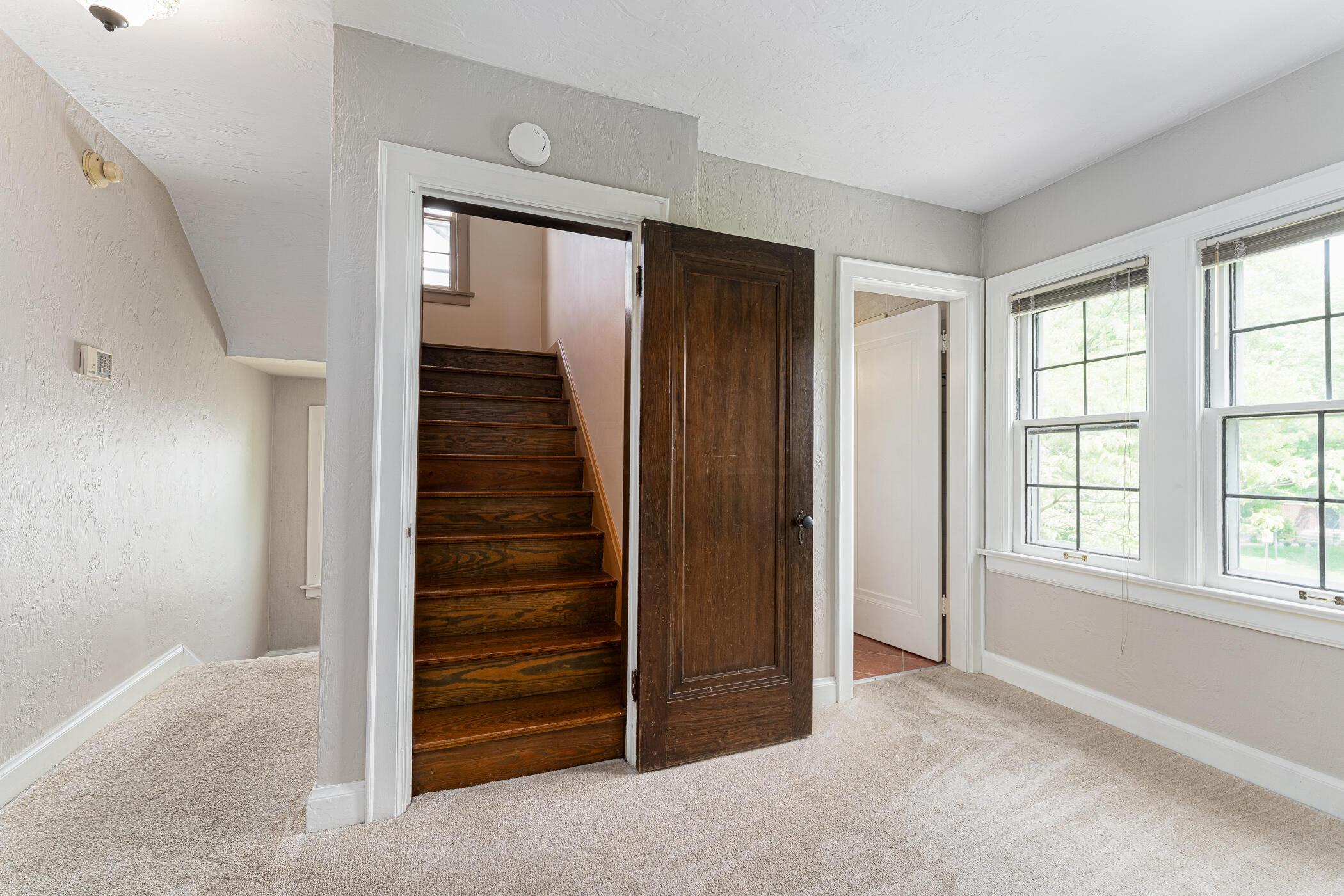 49 South Remington Road Columbus, OH 43209 - Photo 21 of 42 Access to 3rd Floor
