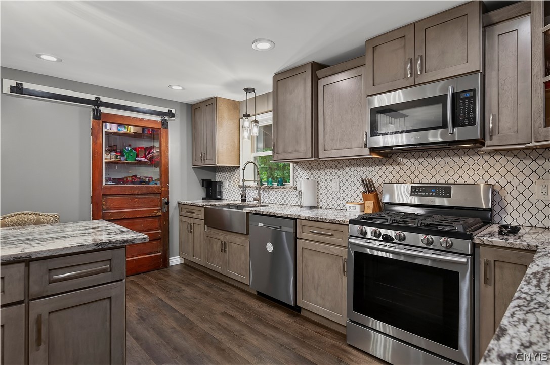 10003 Welsh District Road Remsen, NY 13438 - Photo 21 of 50 Gas Range