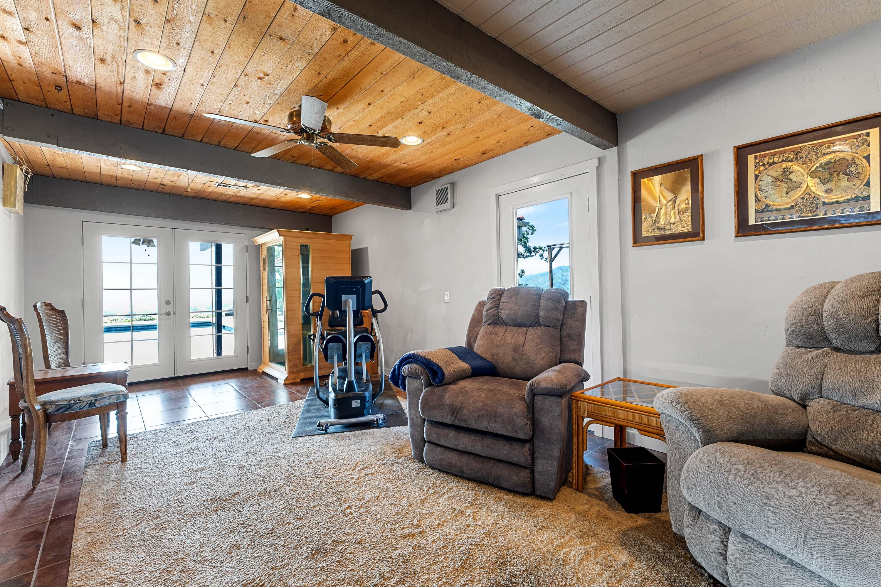 6048 Tolo Road Central Point, OR 97502 - Photo 35 of 61 INT (11 of 37)