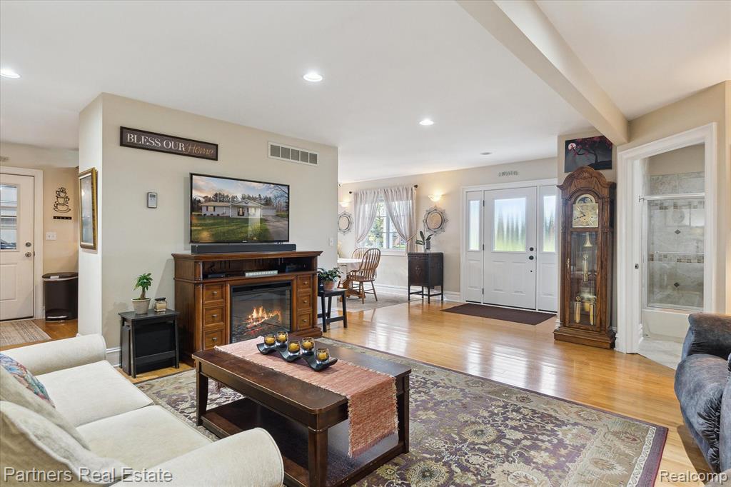 245 South Kane Road Webberville, MI 48892 - Photo 8 of 40