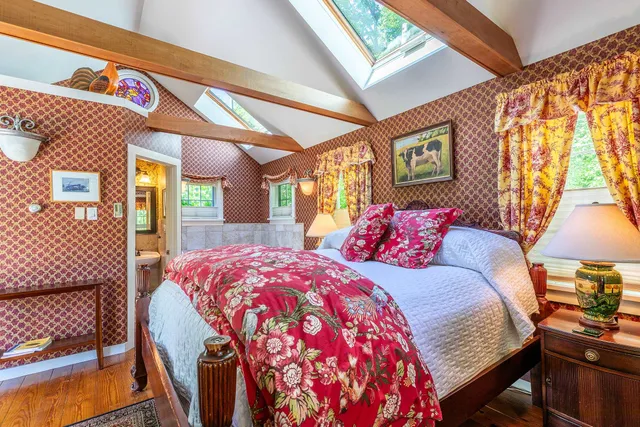 $899,000 | 3732 Highway 30, Jamaica, VT 05343