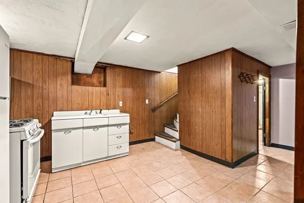 $599,999 | 11 Arnold Road, Peabody, MA 01960
