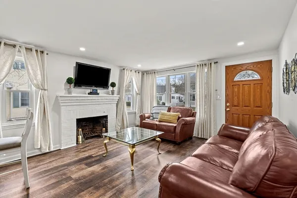 $599,999 | 11 Arnold Road, Peabody, MA 01960