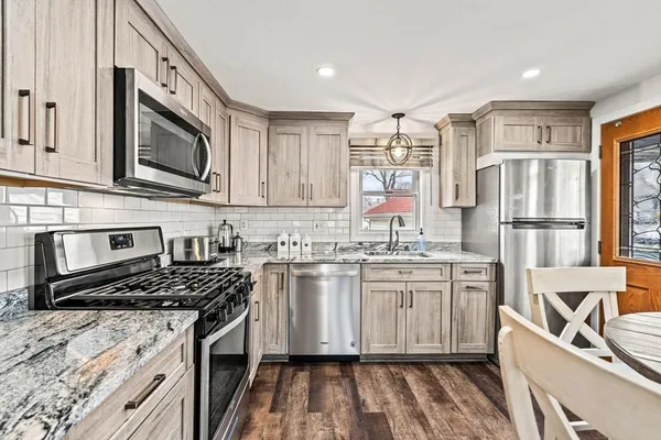 $599,999 | 11 Arnold Road, Peabody, MA 01960