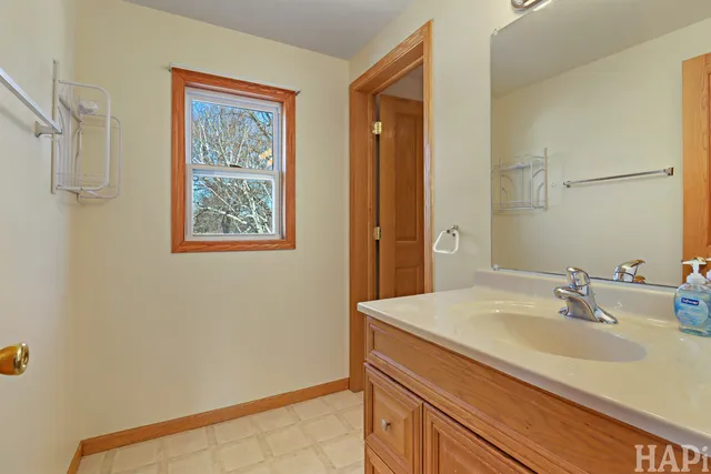 $299,900 | 3912 West Avenue West, McHenry, IL 60050