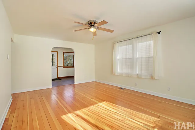 $299,900 | 3912 West Avenue West, McHenry, IL 60050