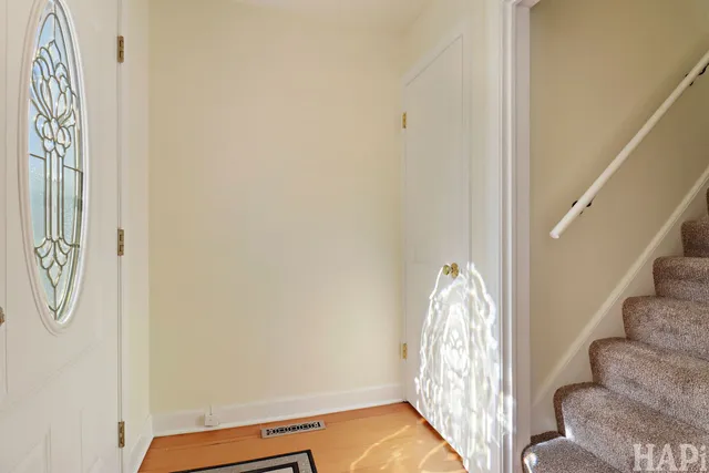 $299,900 | 3912 West Avenue West, McHenry, IL 60050