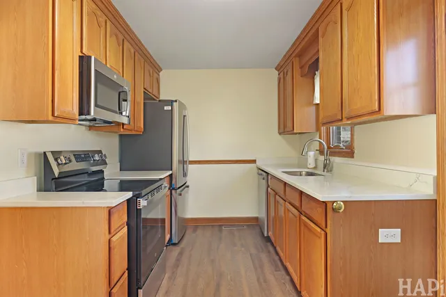 $299,900 | 3912 West Avenue West, McHenry, IL 60050