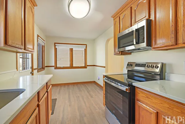 $299,900 | 3912 West Avenue West, McHenry, IL 60050