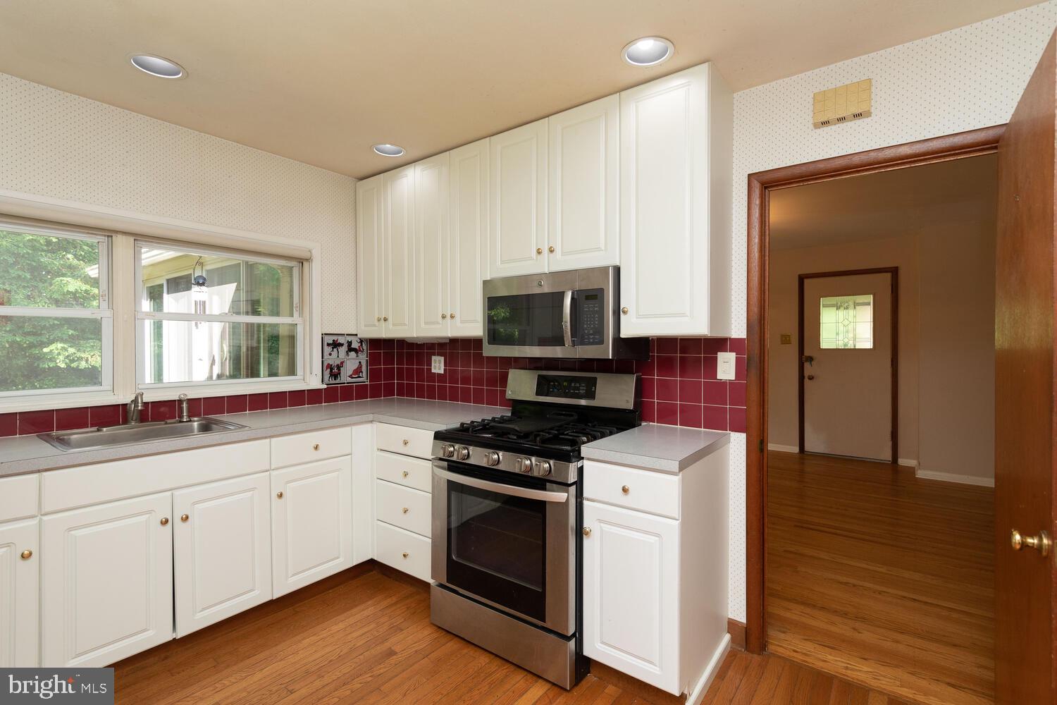 1066 Devon Road Rydal, PA 19046 - Photo 13 of 36 Kitchen