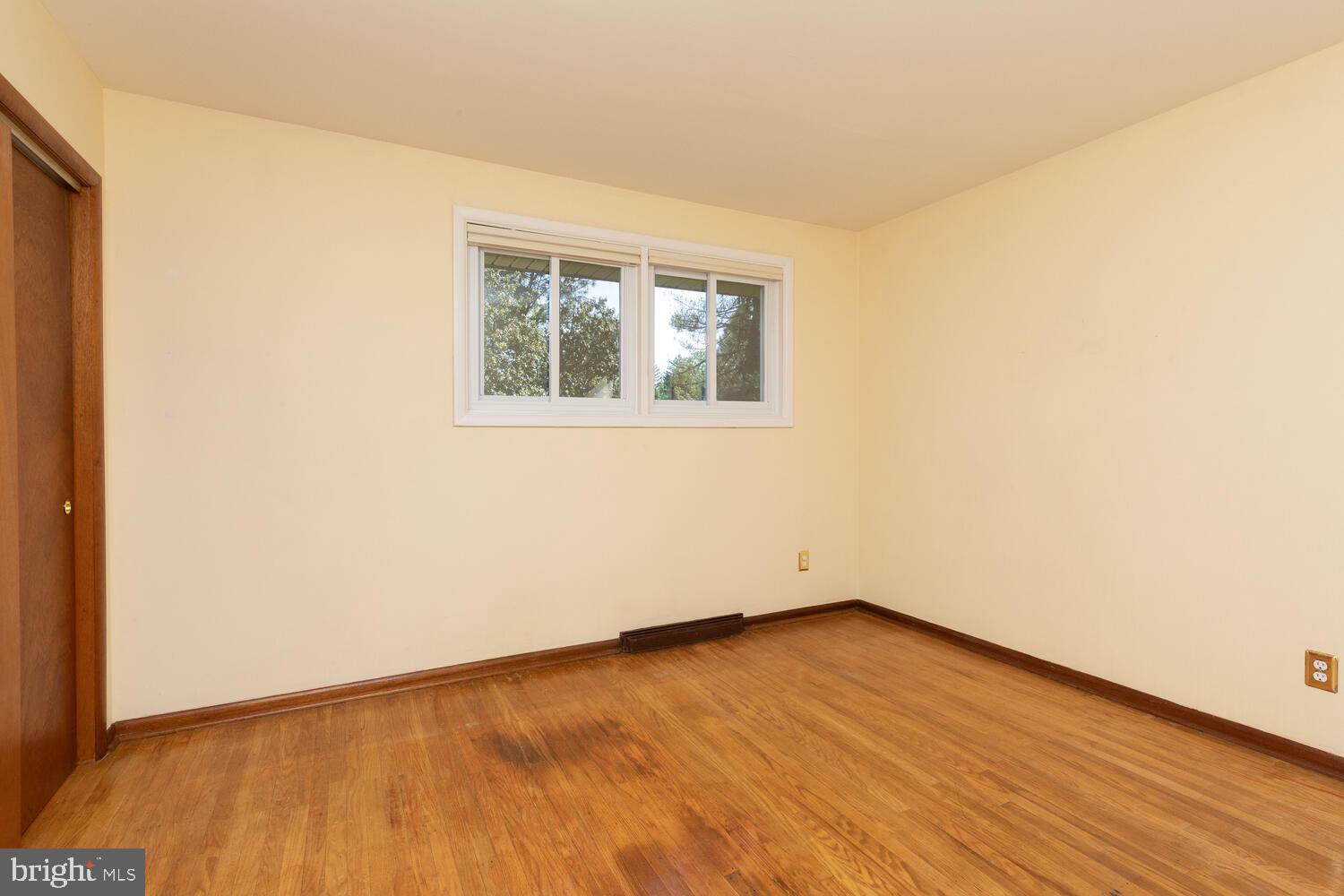 1066 Devon Road Rydal, PA 19046 - Photo 21 of 36 3rd Bedroom