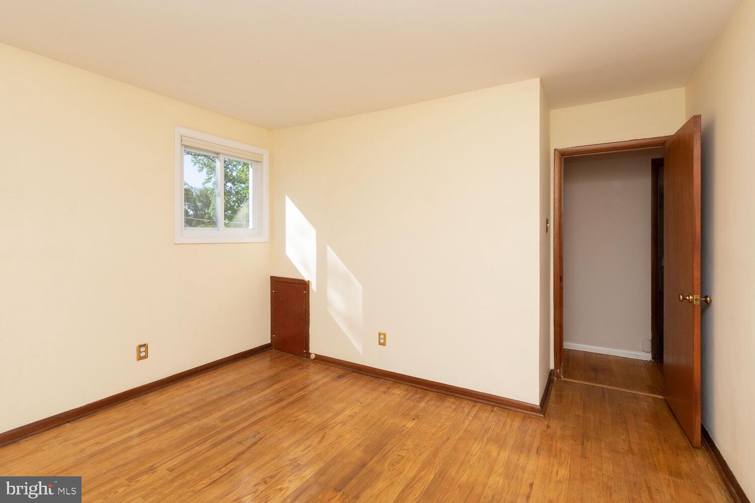 1066 Devon Road Rydal, PA 19046 - Photo 22 of 36 3rd Bedroom