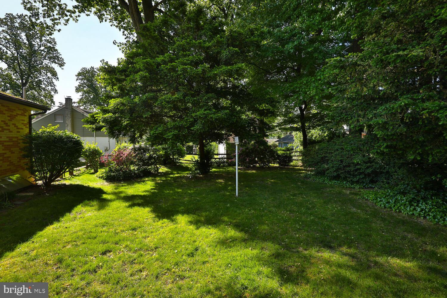 1066 Devon Road Rydal, PA 19046 - Photo 33 of 36 Yard