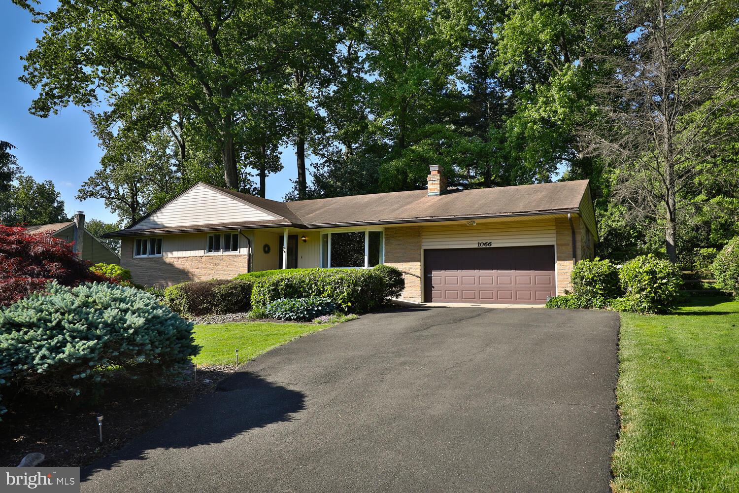 1066 Devon Road Rydal, PA 19046 - Photo 35 of 36 Garage/Driveway
