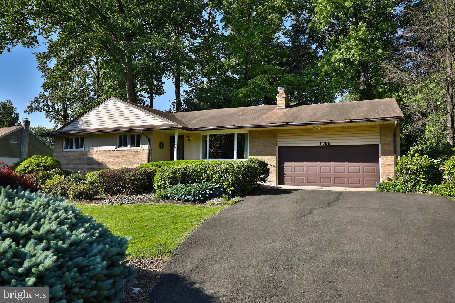 1066 Devon Road Rydal, PA 19046 - Photo 36 of 36 Garage/Driveway