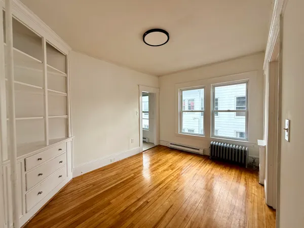 $2,300 | 28 Brook Street, Unit 2, Manchester, NH 03104