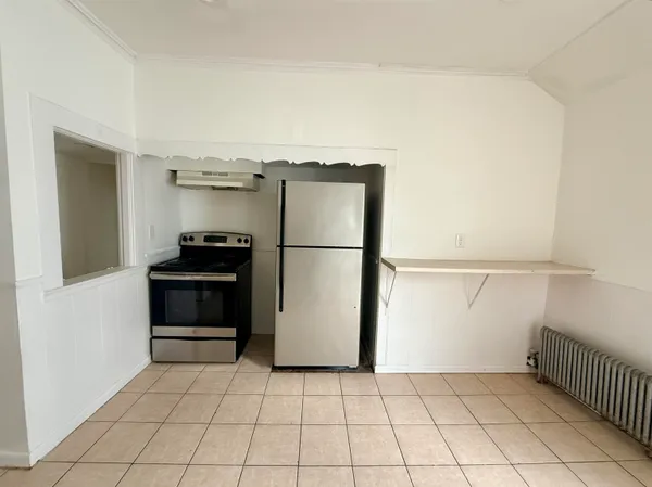 $2,300 | 28 Brook Street, Unit 2, Manchester, NH 03104