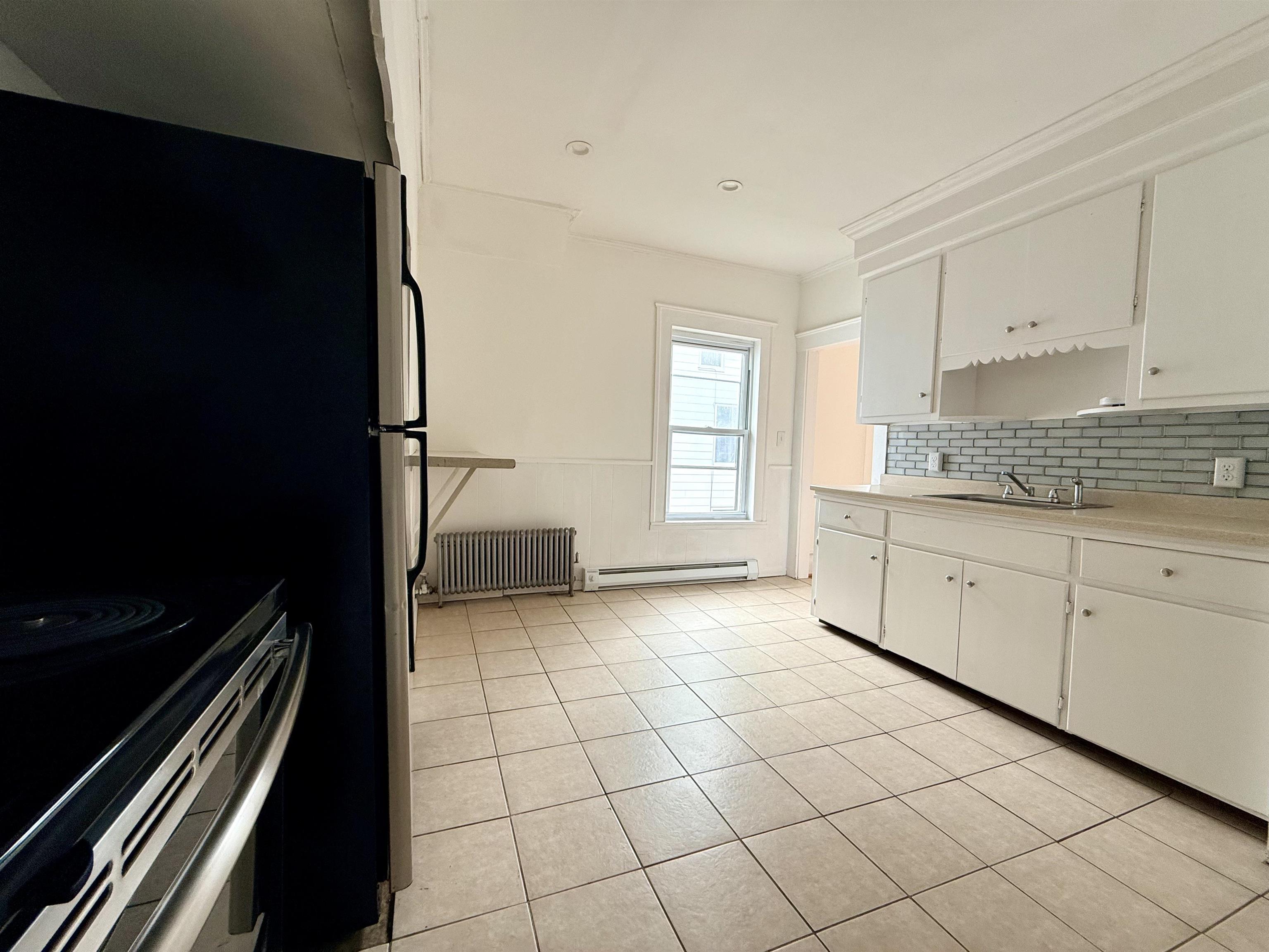 28 Brook Street, Unit 2 Manchester, NH 03104 - Photo 5 of 23